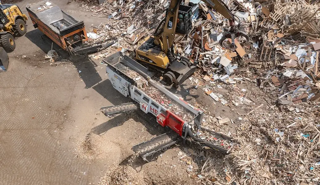 Ef3 NXEHA 5000 2F/3F industrial shredder system rear view with conveyor